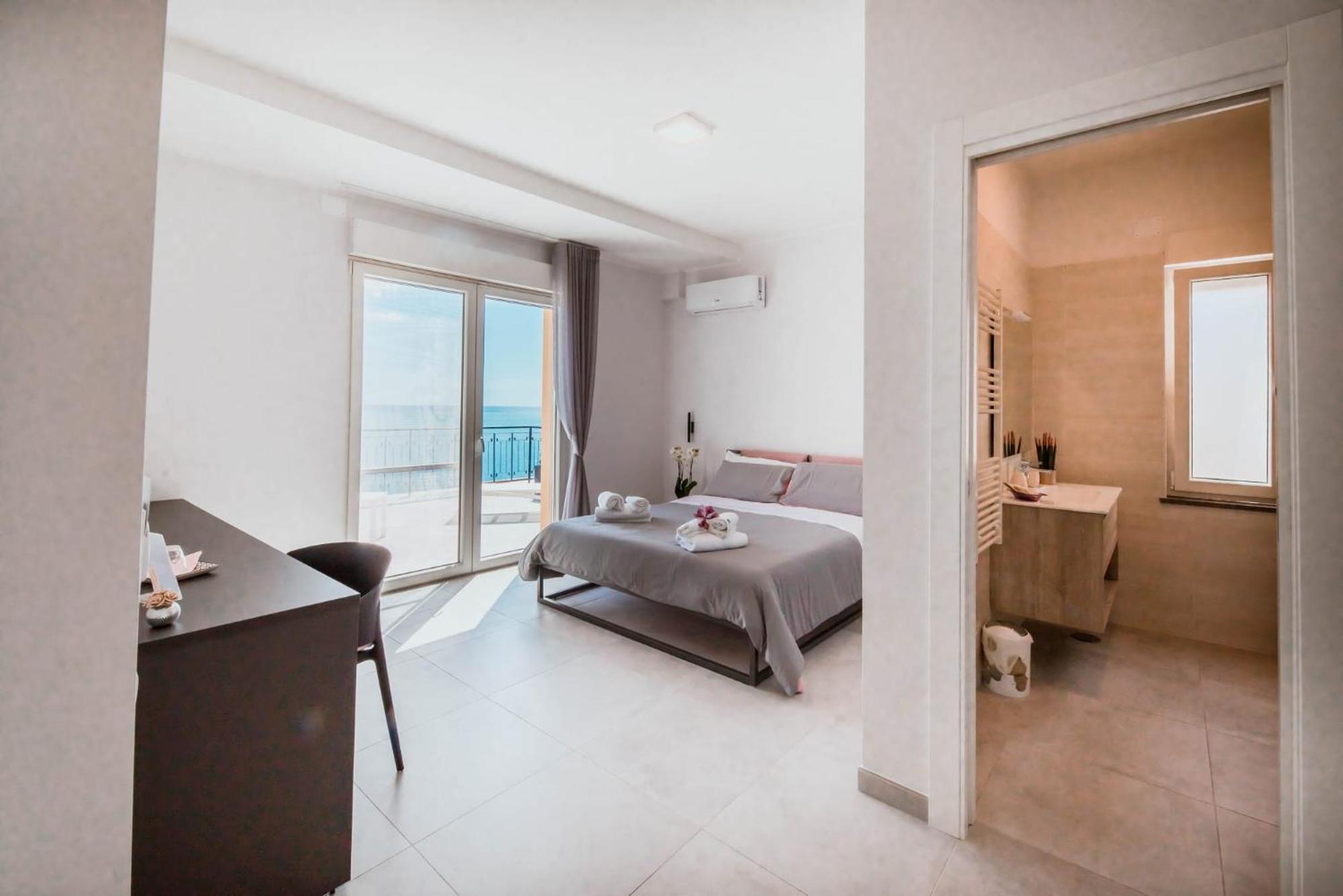 Bed and Breakfast Blu Marine Катандзаро Экстерьер фото